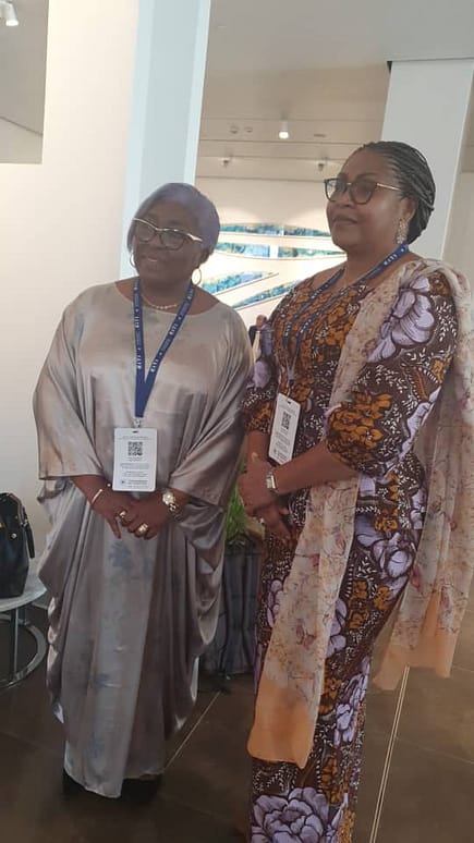 Mme Agnès Solange ONDIGUI OWONA le Secrétariat Permanent du Comité ITIE Cameroun avec Mme Judith SUMINWA TULUKA, Ministre d'Etat en charge du Plan et présidente du GMP ITIE RDC